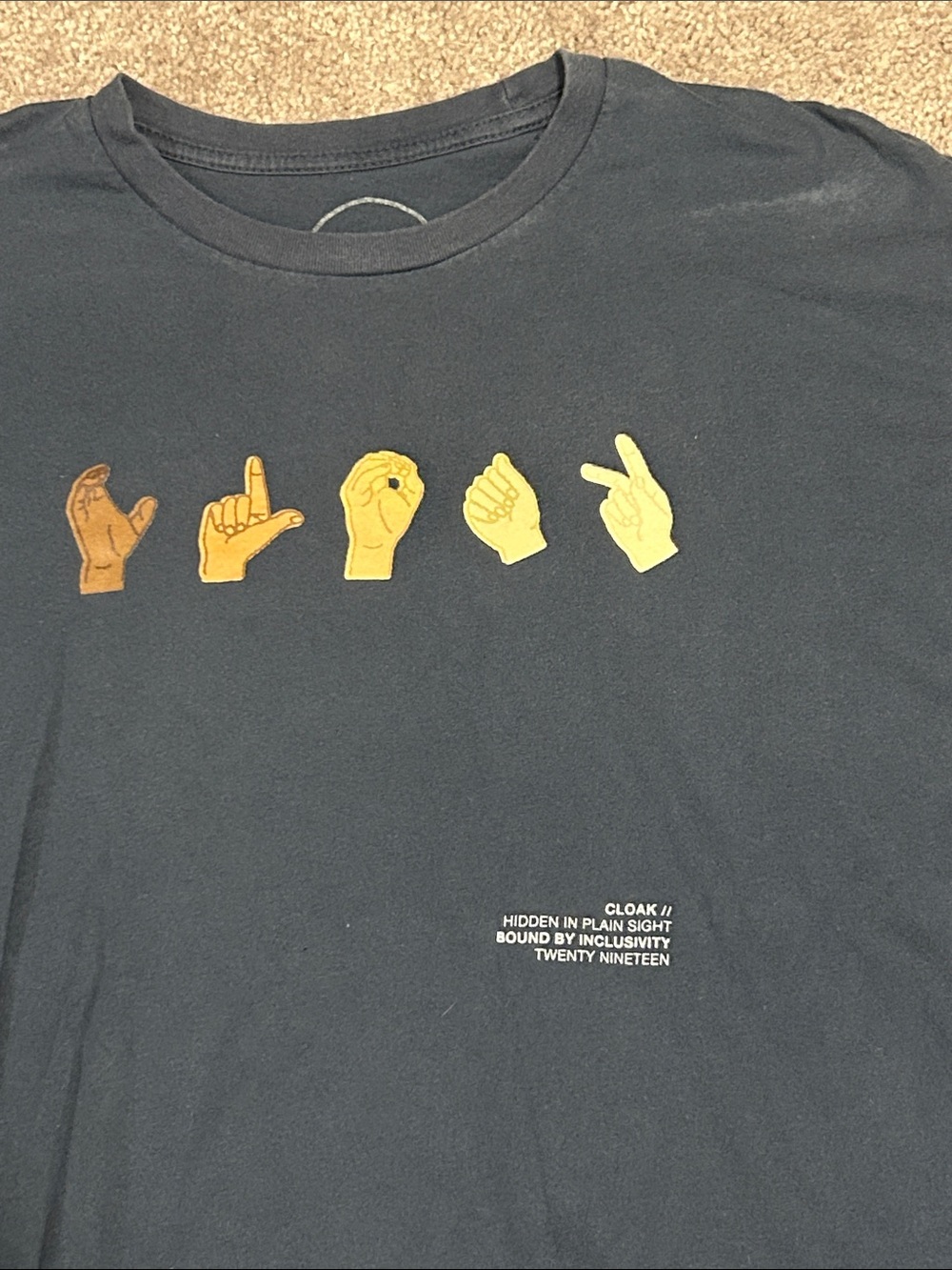 🎁Cloak men’s Black Short Sleeve Graphic Tee with Multicolor Hand Icons